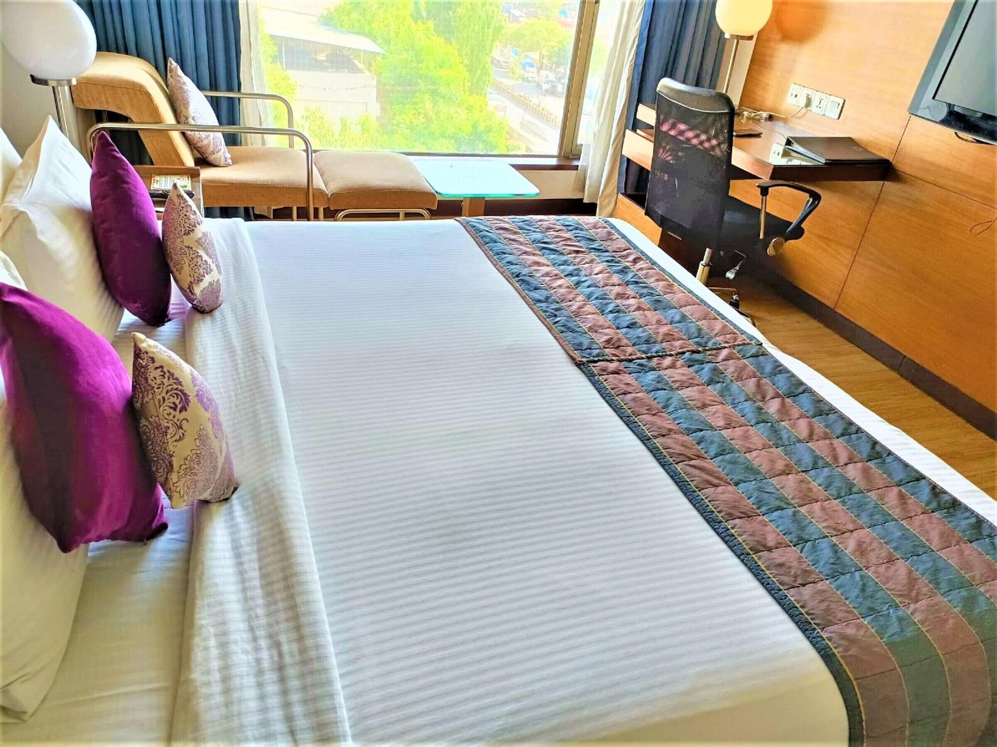 Hotel Yogi Executive, Navi Mumbai Extérieur photo
